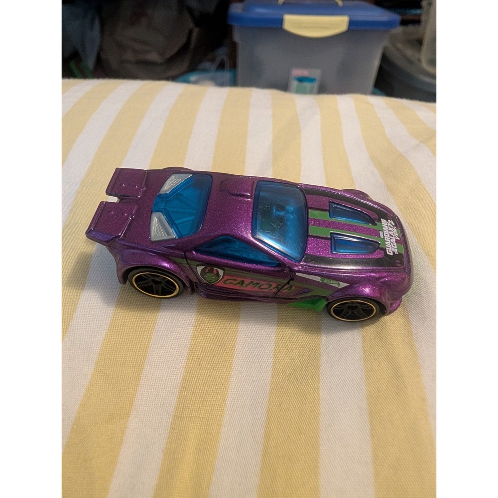2017 Hot Wheels Marvel Guardians of the Galaxy Vol 2 Gamora Scorcher 1:64